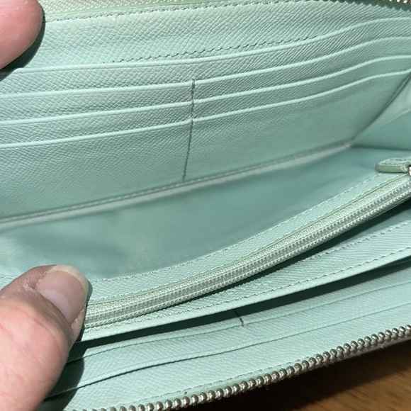 *RARE* COACH Border Stud Accordion Zip Wallet - Picture 12 of 16